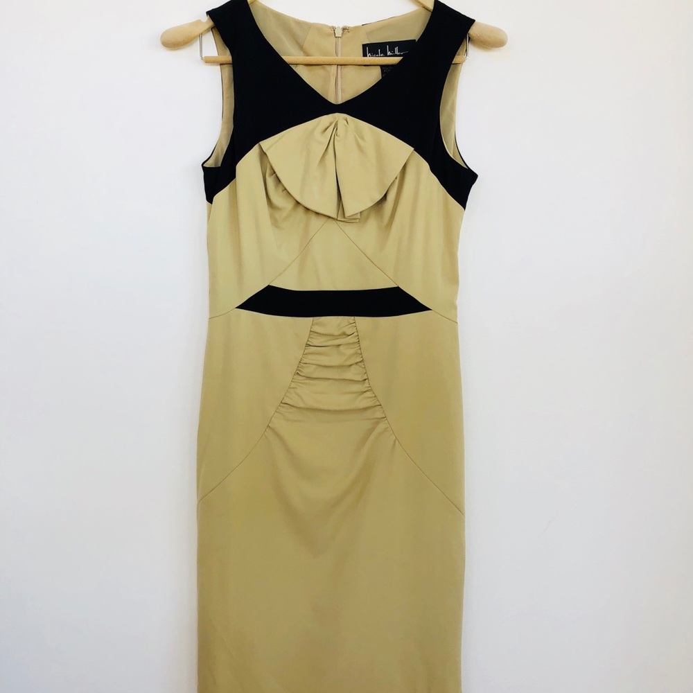 Nicole Miller Collection sz 4 flattering dress